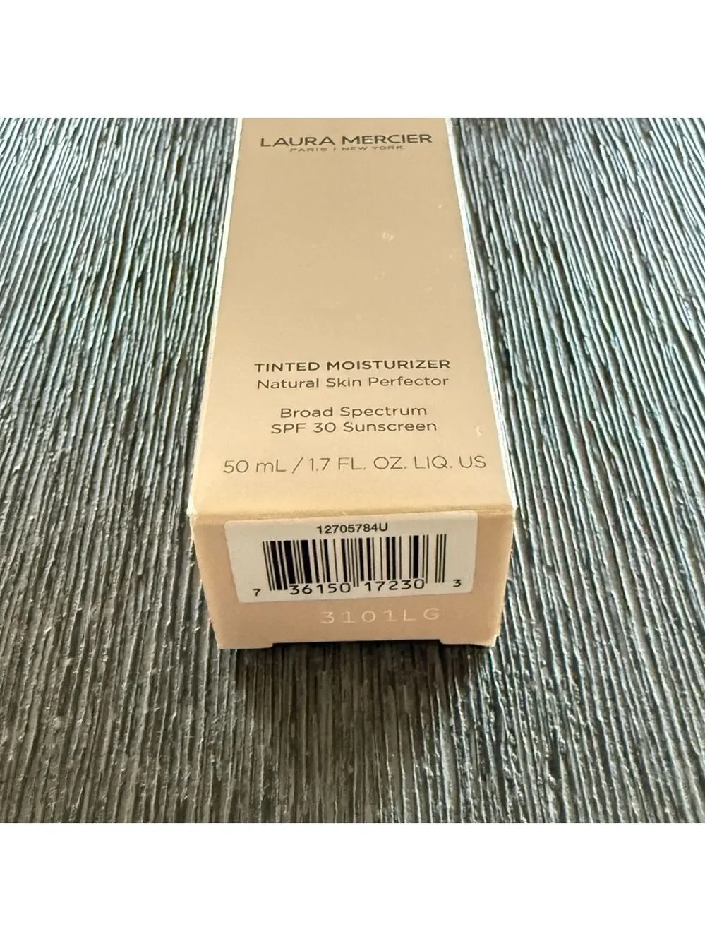 Laura Mercier Tinted Moisturizer Natural Skin Perfector SPF 30 - 6C1 - CACAO